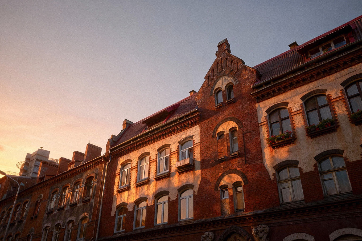 Стоит ли покупать апартаменты - плюсы и минусы покупки